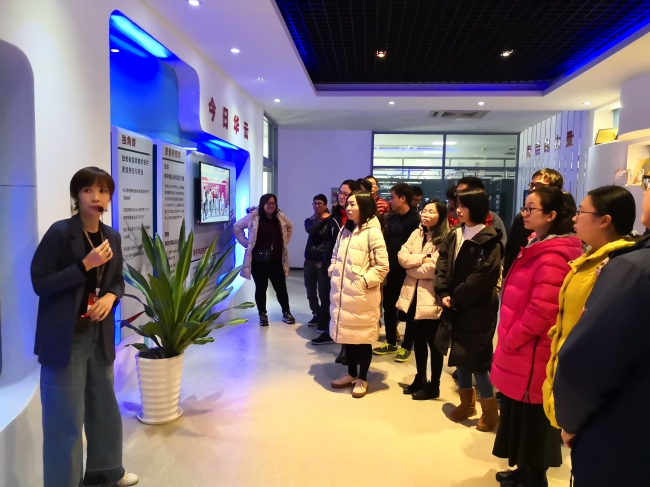 广东移动惠州分公司优秀员工参观华云数据集团展厅